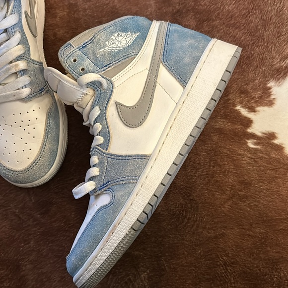 Jordan 1 Retro High Hyper Royal Smoke Grey - Size 7Y / Mens 7 / Womens 8.5 - Picture 3 of 9